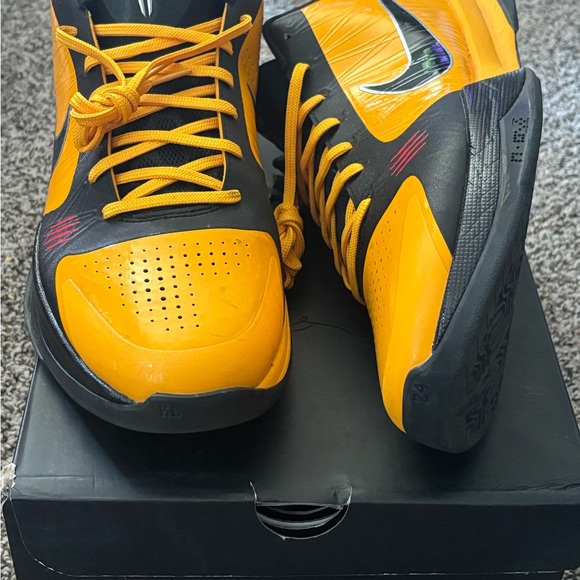 Kobe 5 protro “Bruce Lee” size 14 - Picture 2 of 4